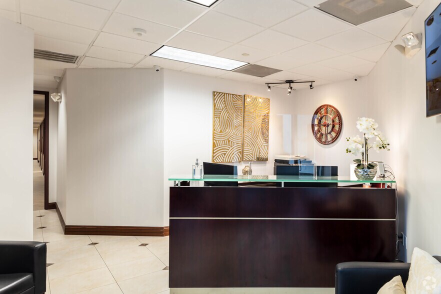 More Photos Of 7777 Glades Rd, Boca Raton Office For Lease