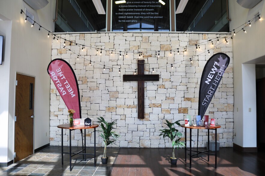 More Photos Of 8531 W Loop 1604 N, San Antonio Office For Sale