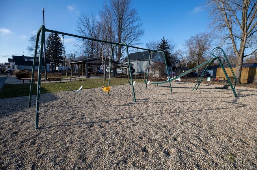 More Photos Of 991 N Main St, Kewanna General Retail For Sale