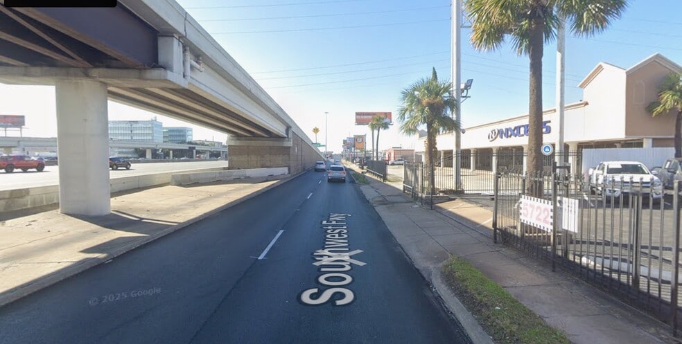 More Photos Of 5712 Southwest Fwy, Houston Auto Dealership For Lease