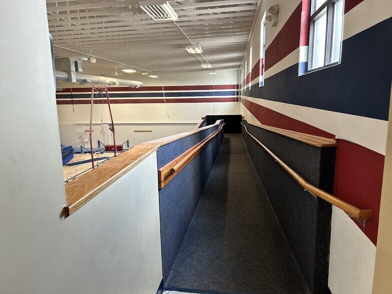 More Photos Of 2440 Clare Ln Ne, Rochester Flex For Sale