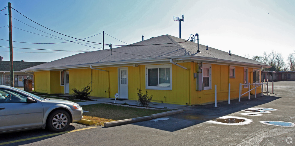 Primary Photo Of 8736 Chef Menteur Hwy, New Orleans Medical For Lease