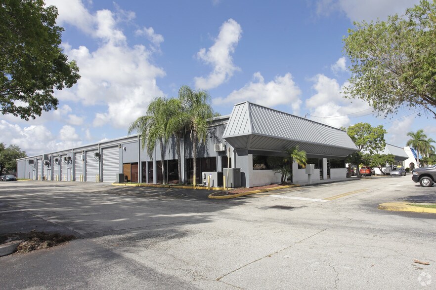 Primary Photo Of 10130-10188 NW 47th St, Sunrise Light Manufacturing For Sale