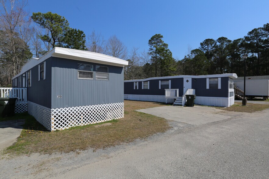 More Photos Of 306 Sundial Ln, Ladson Manufactured Housing Mobile Home Park For Sale