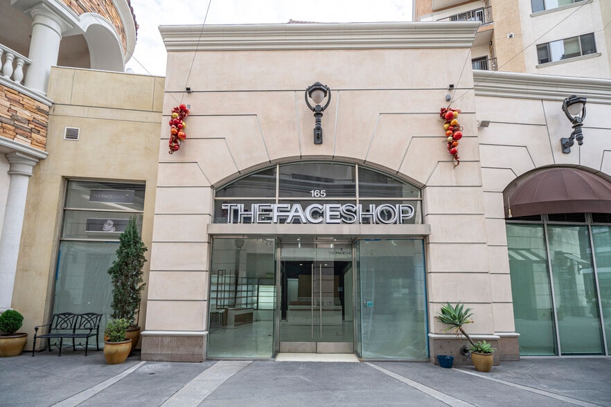 More Photos Of 580 N Atlantic Blvd, Monterey Park Apartments For Lease