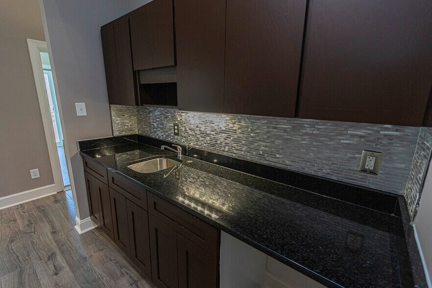 More Photos Of 5501 McNeely Dr, Raleigh Medical For Lease