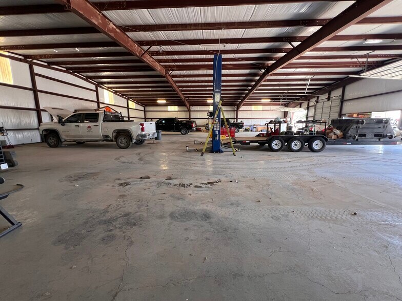 More Photos Of 14540 Dogwood Ave, Gardendale Industrial For Sale