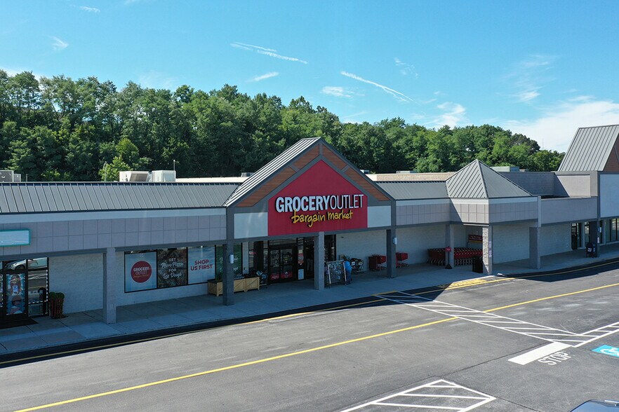 More Photos Of 1204-1292 Greensprings Dr, York Unknown For Lease