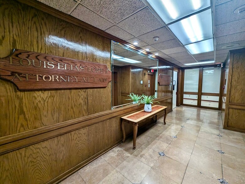 More Photos Of 416 N Stanton St, El Paso Office For Lease