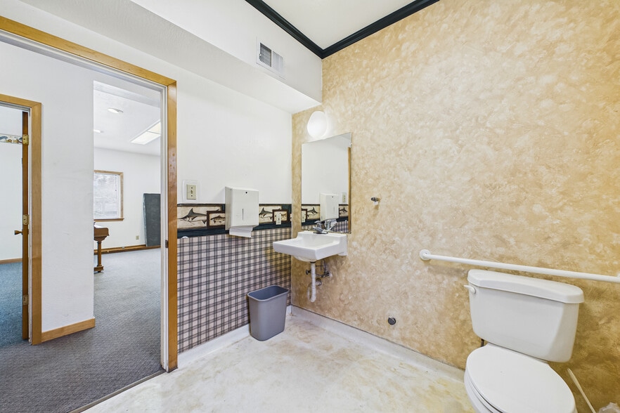 More Photos Of 555 Bayside Rd, Arcata Religious Facility For Sale