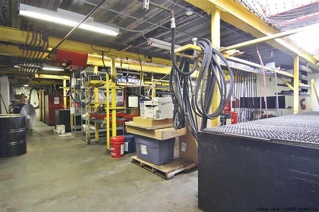 More Photos Of 560 Albany Ave, Kingston Auto Repair For Lease