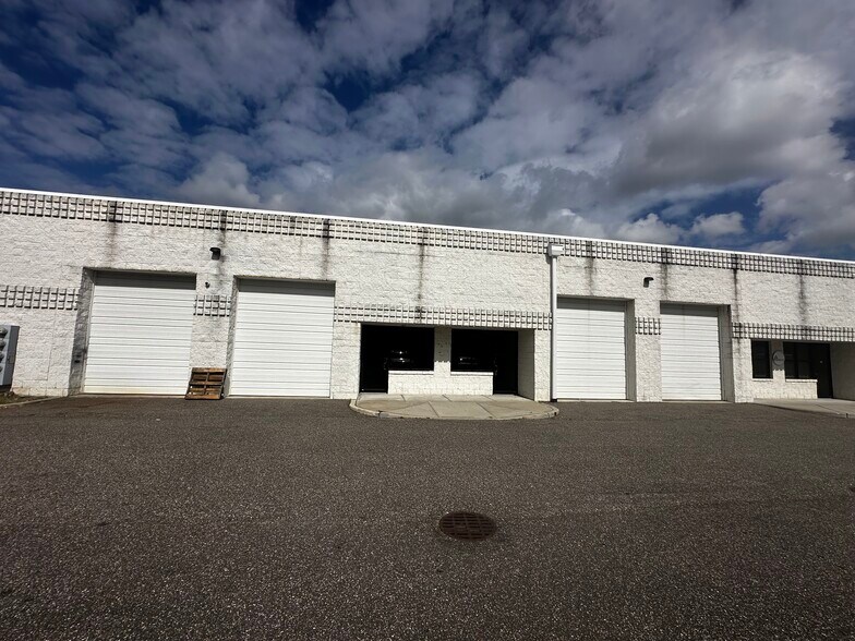 More Photos Of 1545 Ocean Ave, Bohemia Warehouse For Lease