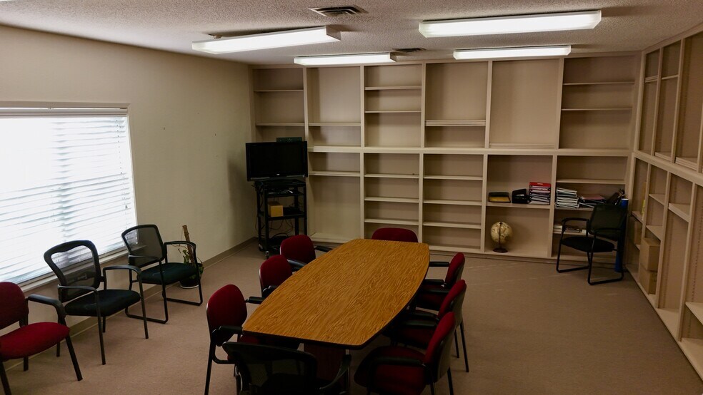 More Photos Of 300 N 5th St, Temple Religious Facility For Sale