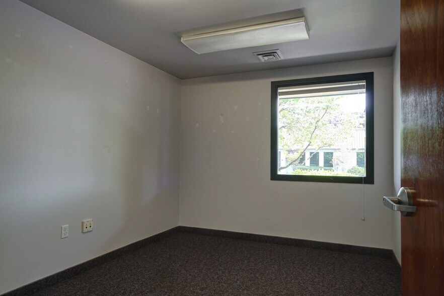 More Photos Of 2815 Willetta St SW, Albany Office For Lease
