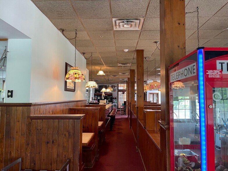 More Photos Of 20 Main St, Henniker Restaurant For Sale