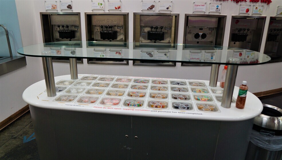 More Photos Of 1130-1150 Kuala St, Pearl City Restaurant For Lease