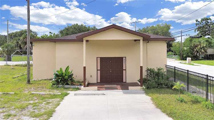 Primary Photo Of 4501 N 42nd St, Tampa Religious Facility For Sale