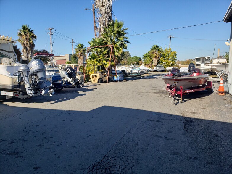 More Photos Of 1600 W 10th St, Antioch Freestanding For Sale