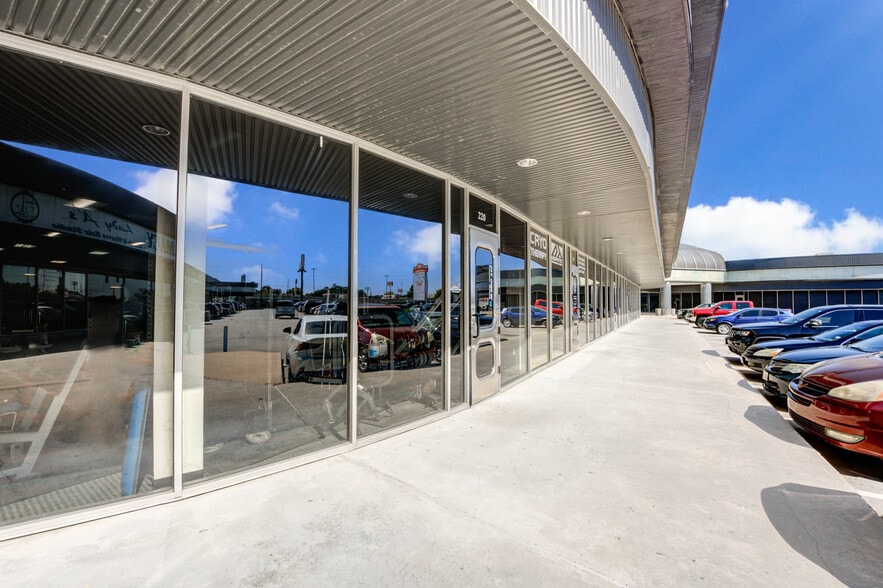 More Photos Of 19333 N US 59 Hwy, Humble Unknown For Lease