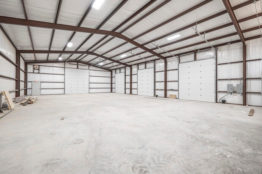 More Photos Of 14010 W Silver Fox Trl, Odessa Warehouse For Sale