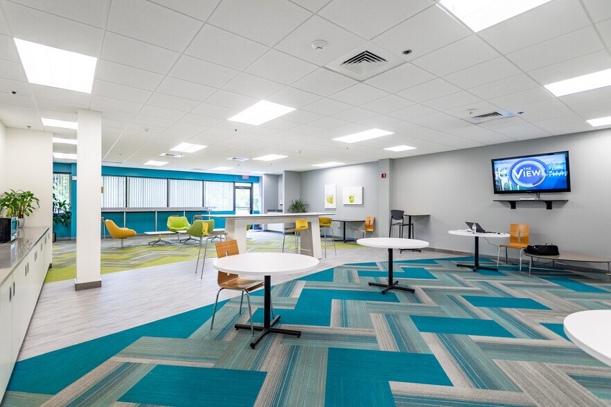 More Photos Of 400 Donald J Lynch Blvd, Marlborough Unknown For Lease