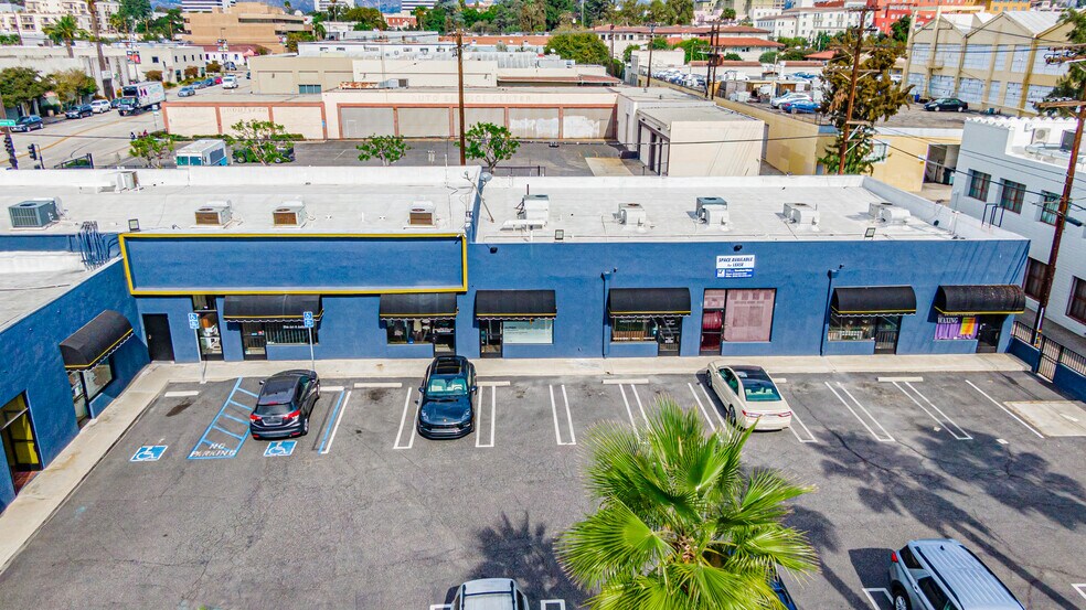 More Photos Of 442 S Fair Oaks Ave, Pasadena Freestanding For Lease