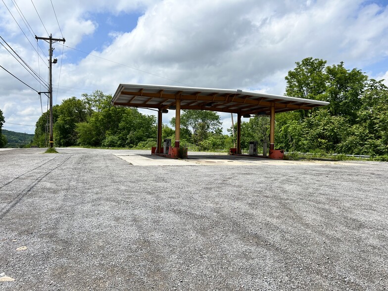 More Photos Of 2470 Evans City Rd, Harmony Warehouse For Lease