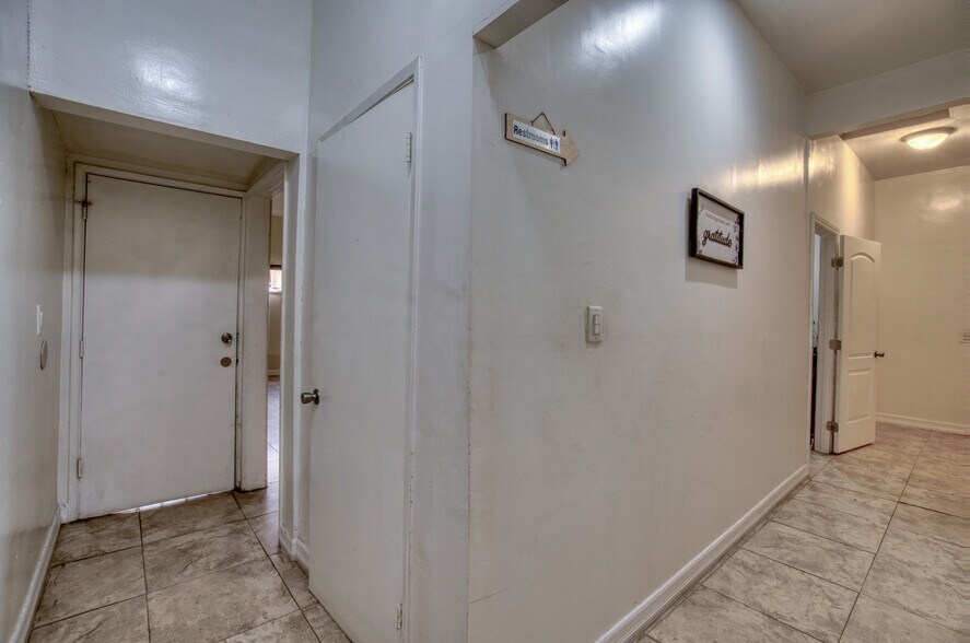 More Photos Of 11123 S Western Ave, Los Angeles Religious Facility For Sale