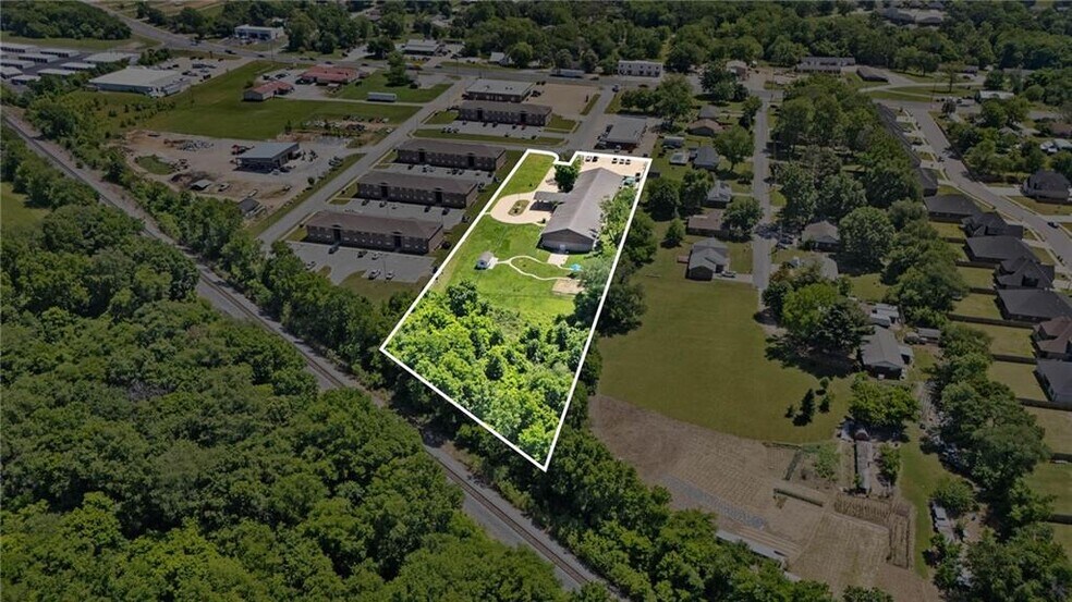 More Photos Of 185 Rebecca St, Gentry Office For Sale