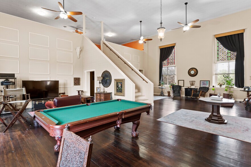 More Photos Of 4 Davis Aly, Loysville Specialty For Sale