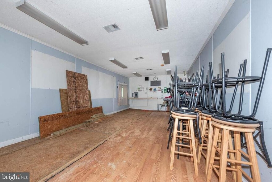 More Photos Of 6712 Dogwood Rd, Woodlawn Schools For Sale