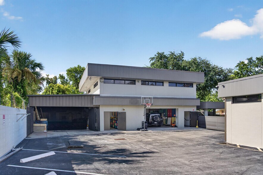 More Photos Of 221 Circle Dr, Maitland Office For Sale
