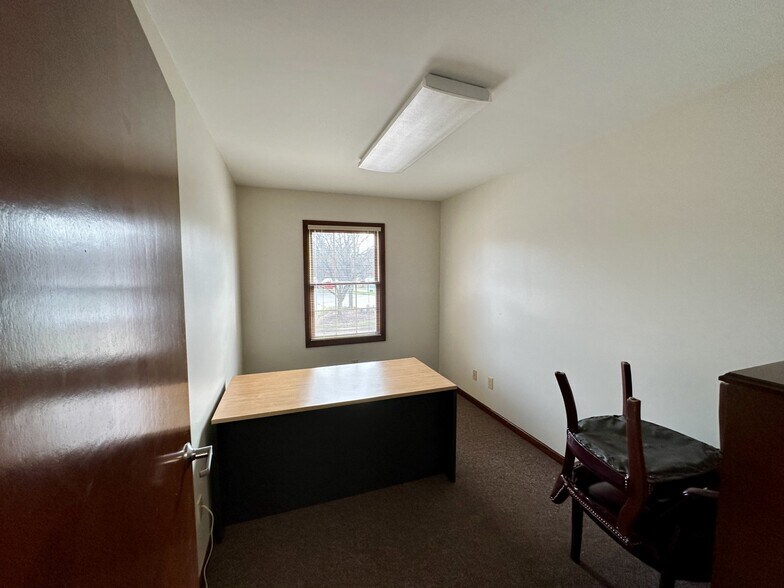 More Photos Of 4261 Morse Rd, Columbus Office For Sale