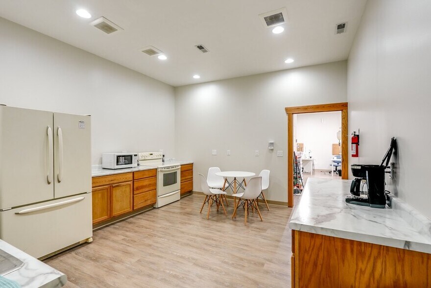 More Photos Of 2149 Wadsworth Rd, Norton Office For Sale