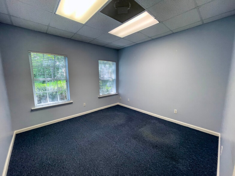 More Photos Of 13119 Professional Dr, Jacksonville Medical For Lease