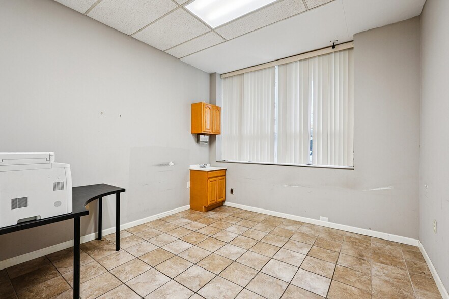 More Photos Of 99-105 Berkshire Ave, Paterson Office For Lease