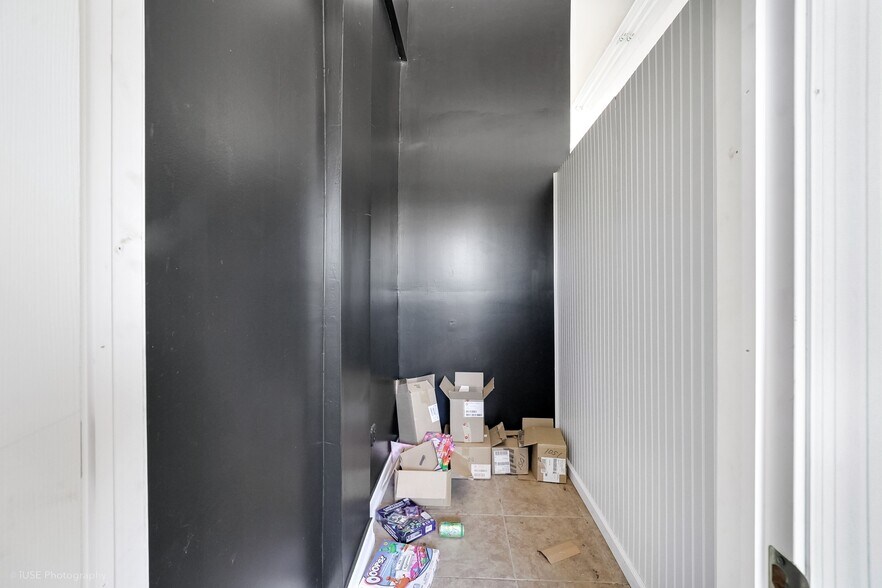 More Photos Of 2381-2389 NW 54th St, Miami Freestanding For Sale