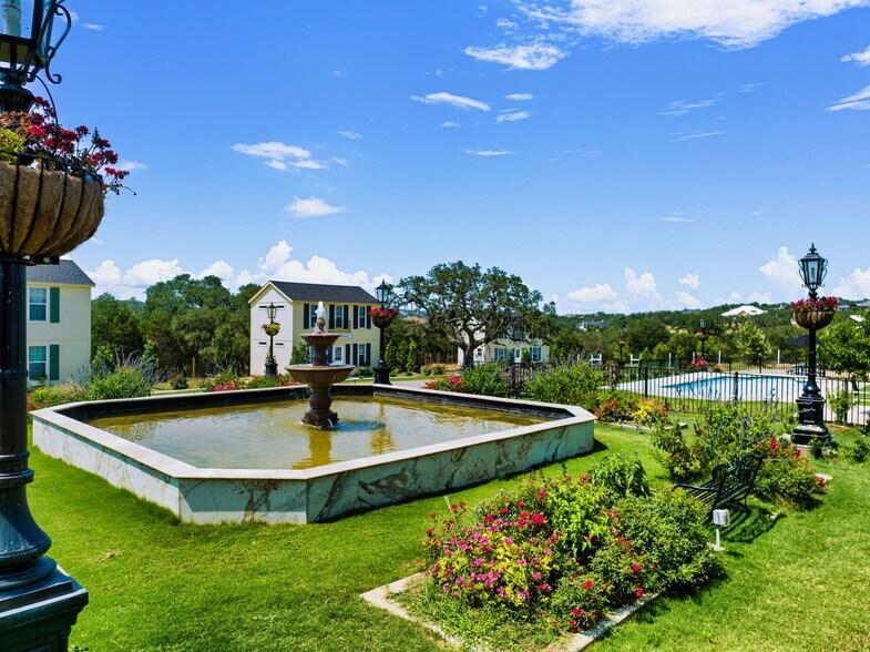 More Photos Of 1470 S Cranes Mill Rd, New Braunfels Lodge Meeting Hall For Sale