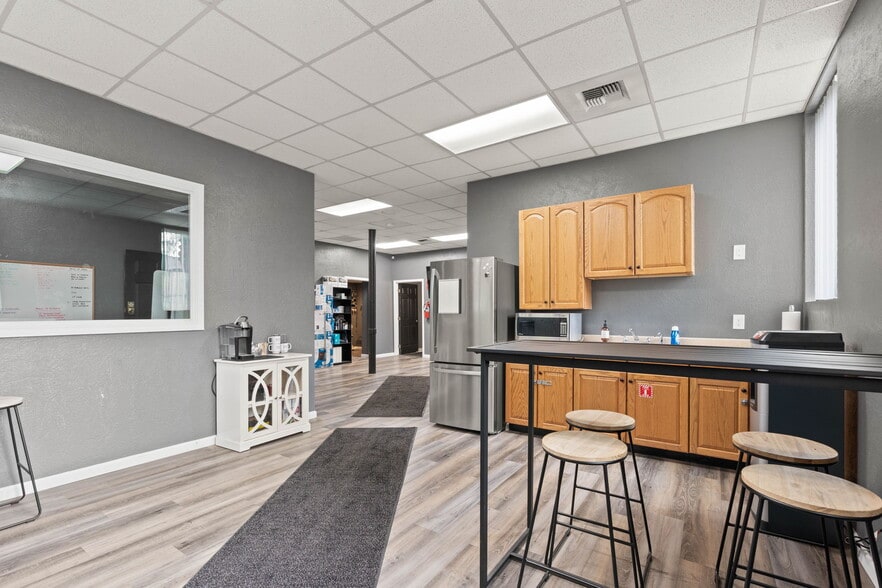 More Photos Of 630 W Shannon Ave, Spokane General Retail For Sale