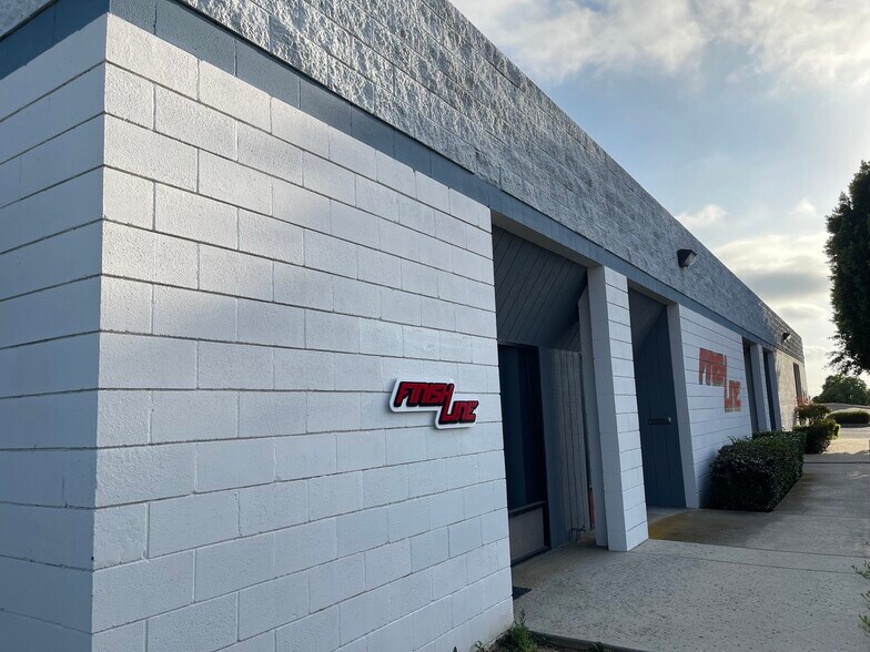 More Photos Of 429 Industrial Way, Fallbrook Light Manufacturing For Lease