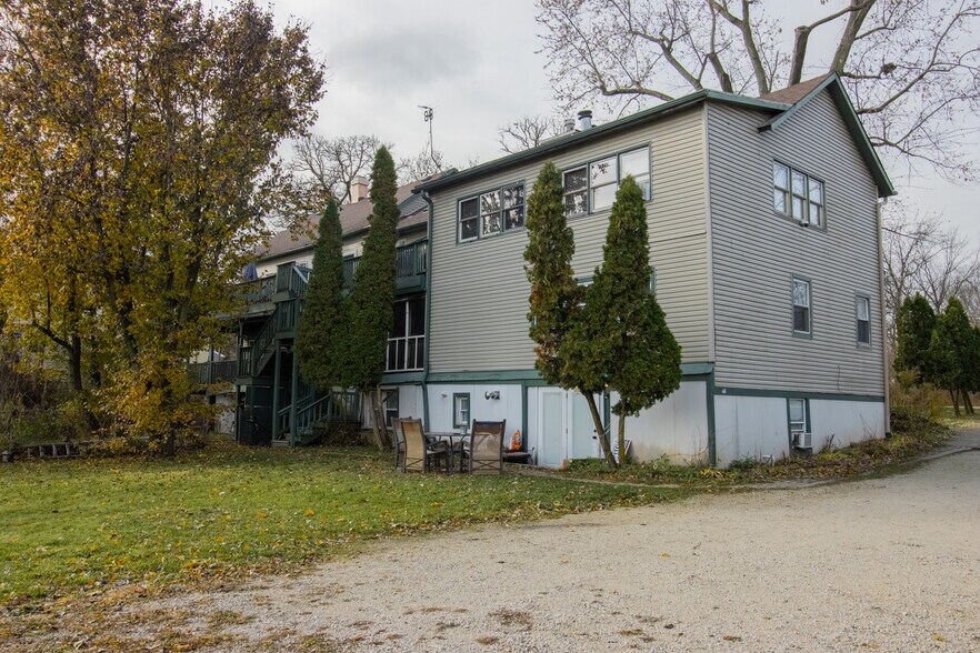 More Photos Of 40523 N Il Route 83, Antioch Apartments For Sale