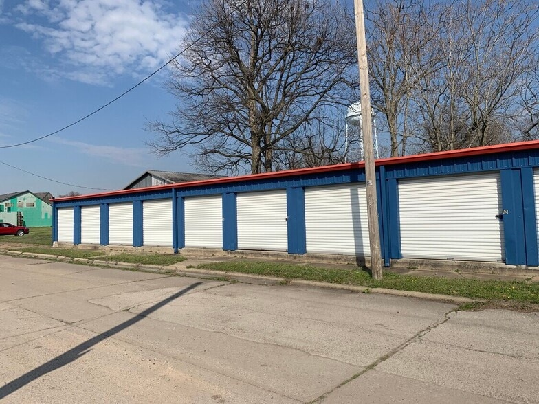 Primary Photo Of 100 E Lee St, Hayti Self Storage For Sale