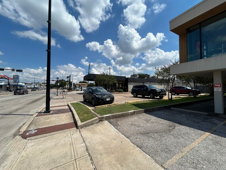 More Photos Of 5300 Kirby Dr, Houston Restaurant For Lease