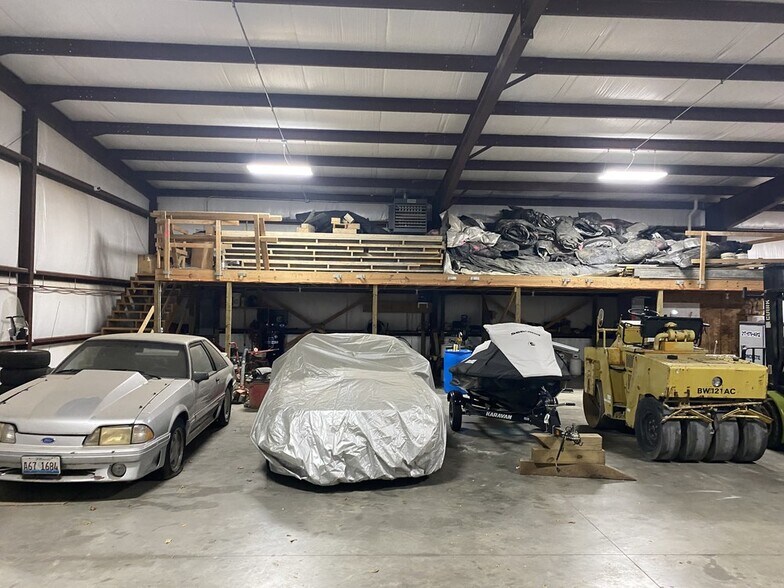 More Photos Of 3185 Grand Prix Dr, Decatur Industrial For Lease