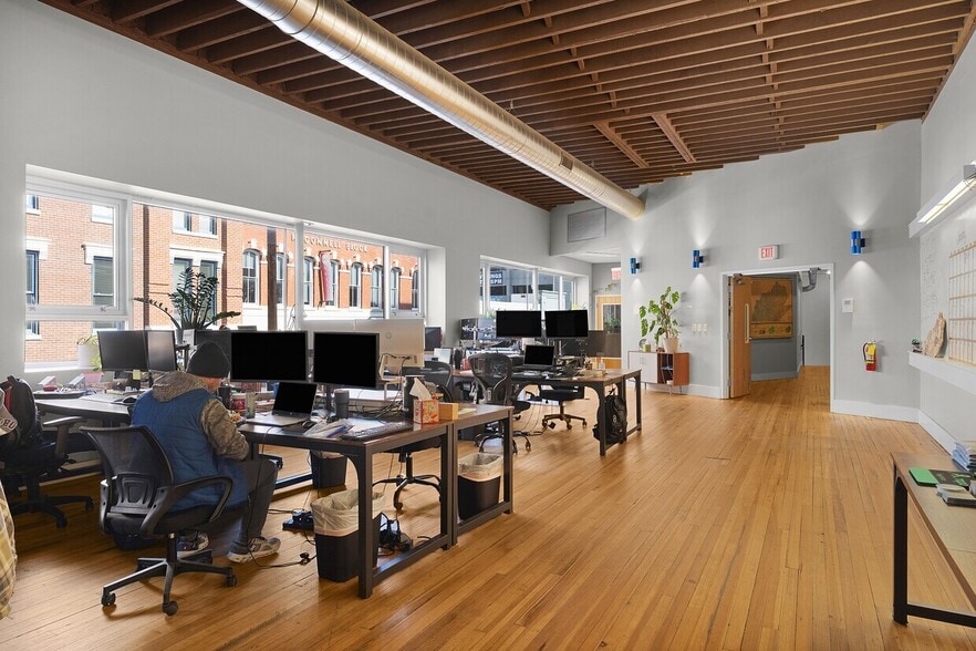 More Photos Of 700 Market St, Chattanooga Office For Lease