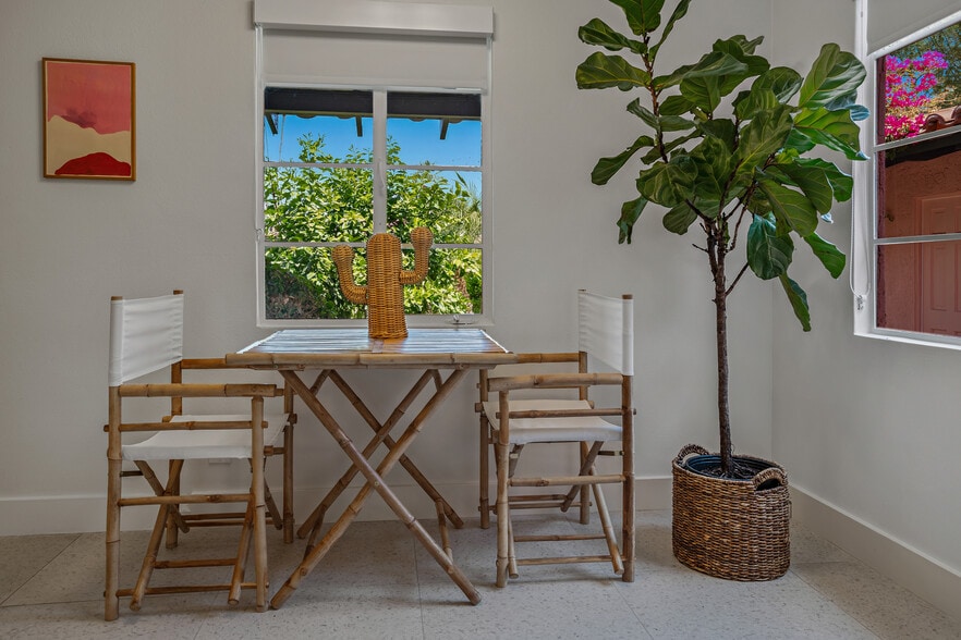 More Photos Of 555 S Warm Sands Dr, Palm Springs Hotel For Sale