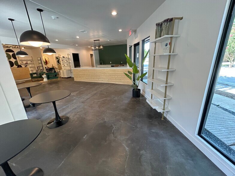 More Photos Of 1901 Waugh Dr, Houston General Retail For Lease