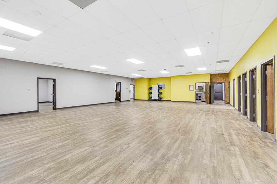 More Photos Of 2704 Highmarket St, Georgetown Freestanding For Sale