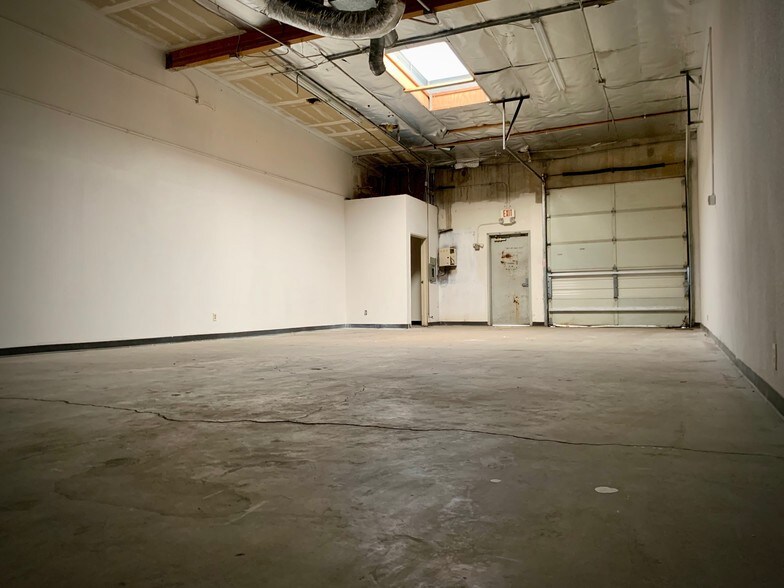 More Photos Of 1501-1549 W Oakey Blvd, Las Vegas Showroom For Lease