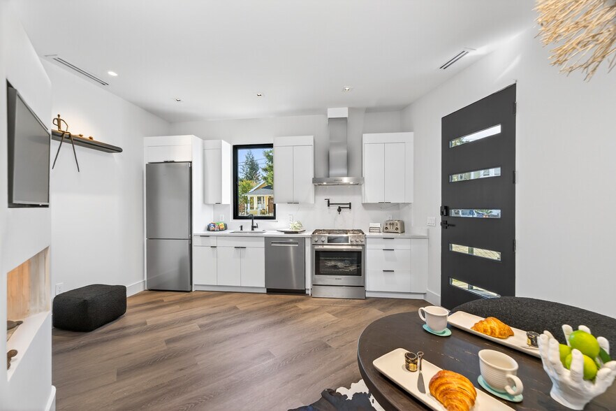 More Photos Of 585 Riverside Drive, Napa Multifamily For Sale